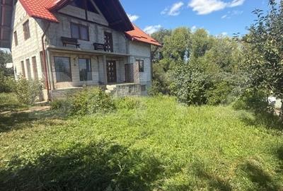 Casa cu etaj, 220 mp utili, 900 mp teren, Salcea, SV - 1