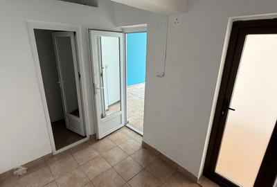 Spațiu comercial, de 48 mp, în Central - 5