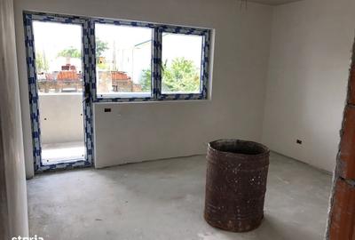Casă cu 4 camere cu Canalizare în Central