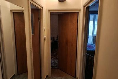 Apartament cu 4 camere decomandat în Pantelimon