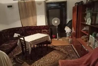Casă cu 6 camere în Giubega - 1
