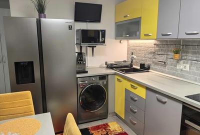 Vanzare apartament cu 3 camere si 2 bai,  decomandat,  renovat,  parter zona CET - 5