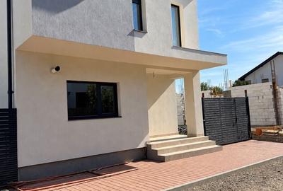 Casă cu 4 camere în Central