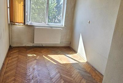 Apartament cu 3 camere decomandat în Valea Moșneagului - 6