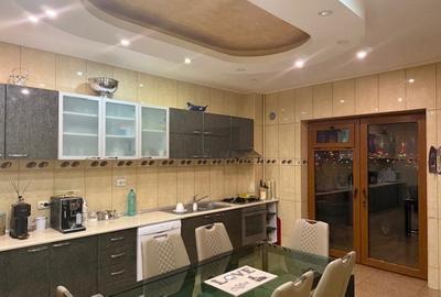 Casă cu 5 camere cu Canalizare în Moșilor - 13