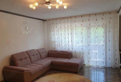Apartament cu 4 camere decomandat în Noua - 7