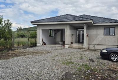 Casa noua cu 4 camere de vanzare in Ernei, 14 ari teren! - 6