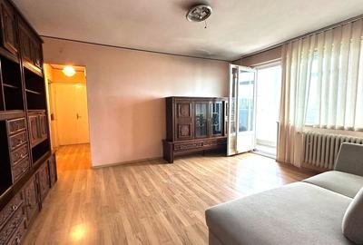 Apartament cu 3 camere semidecomandat, mobilat în Drumul Taberei