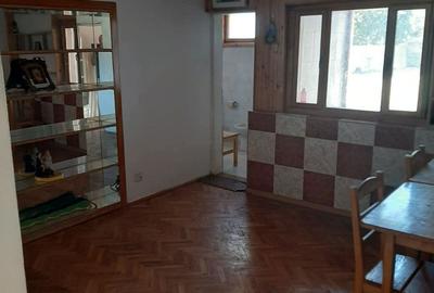 Casă cu 3 camere cu Teren 1000 Mp în Central