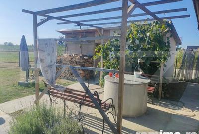 Casă cu 4 camere cu Teren 388 Mp în Siret - 1