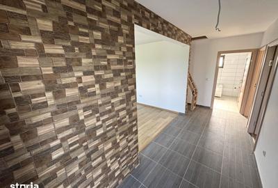 Casă cu 3 camere cu Teren 400 Mp în Miroslava - 1