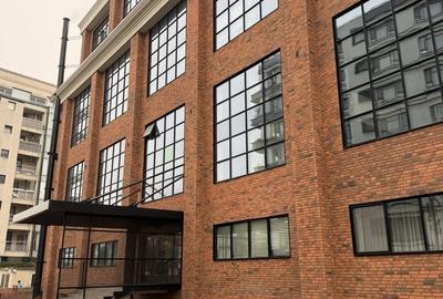 Apartament cu 5 camere decomandat, mobilat în Barbu Văcărescu