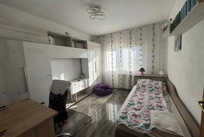 Apartament cu 3 camere decomandat, mobilat în Soarelui