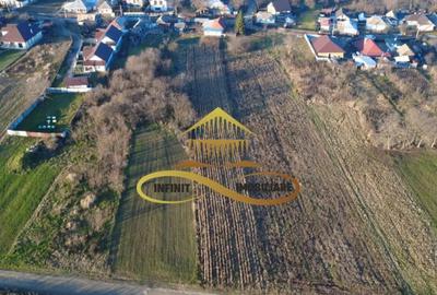 Teren de 2500 mp, în Măgura