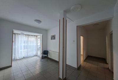 Birou, de 80 mp, în Central - 2