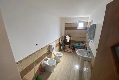 Casă cu Teren 600 Mp în Tigveni - 4