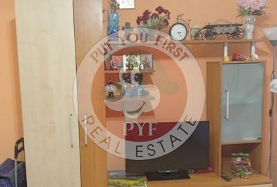 Apartament cu 3 camere semidecomandat în Berceni
