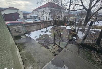 Casă cu 6 camere cu Teren 1850 Mp în Dumitra - 13