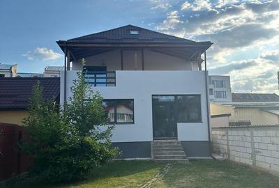 Casă cu 4 camere în Central - 4