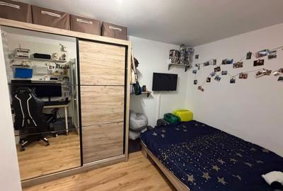 Apartament cu 2 camere semidecomandat în Km 4 - 4