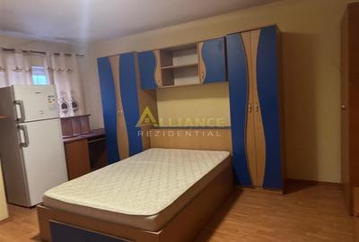 Apartament cu 3 camere decomandat, mobilat în Central
