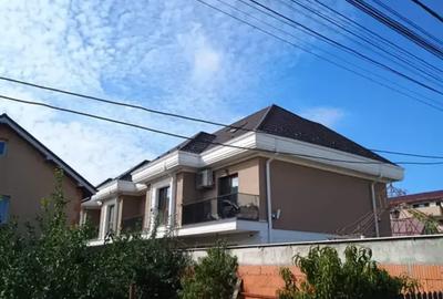 Vilă 5 camere  curte și parcare – 1 Decembrie - 1