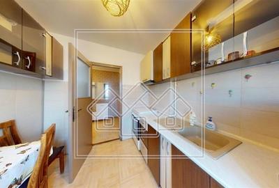 Apartament de vanzare in Sibiu - 47 mp utili + balcon - decomandat - 13