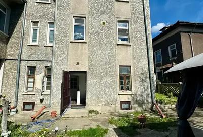 Apartament cu 3 camere semidecomandat în Cotroceni - 1