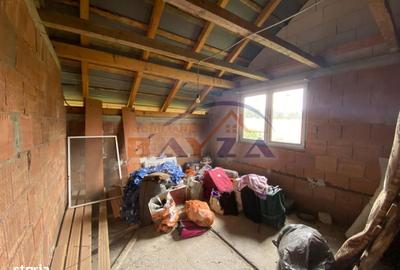 Casă cu 4 camere cu Teren 1200 Mp în Coaș - 12