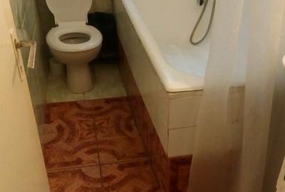 Garsonieră decomandată în Apărătorii Patriei