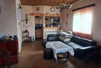 Casă cu Teren 300 Mp în Central