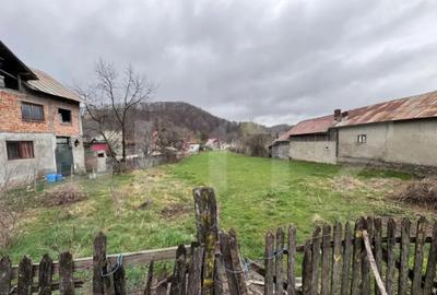 Teren de 1583 mp, în Bezdead - 3