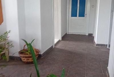 Casă cu 4 camere în Groși - 2