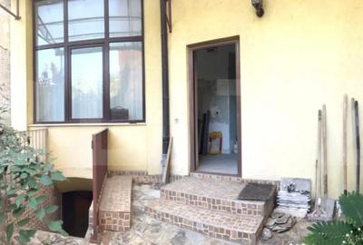 Apartament cu 3 camere semidecomandat în Central - 8