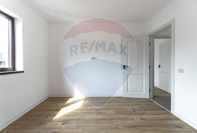 Casă cu 4 camere cu Teren 397 Mp în Tărlungeni - 17