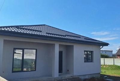 Casă cu 3 camere cu Teren 440 Mp în Exterior Vest - 1
