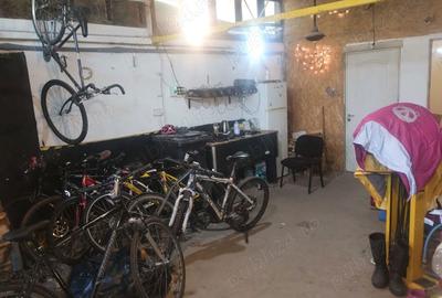 Spațiu comercial, de 140 mp, în Central - 4