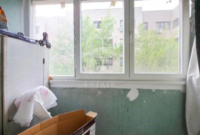 Apartament cu 3 camere semidecomandat în Lujerului