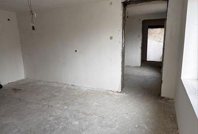 Casă cu 4 camere în Buzescu - 2