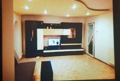 Apartament cu 3 camere semidecomandat în Central - 3