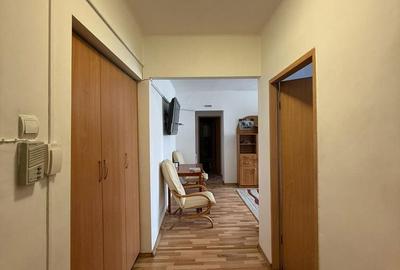 Apartament cu 3 camere semidecomandat în Central - 11