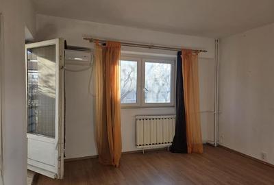 Garsoniera decomandata,etaj intermediar,Oradea,cartier Rogerius - 3