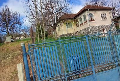 Casă cu 4 camere în Pucheni - 2