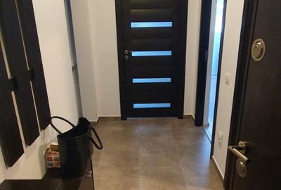 Apartament cu 3 camere decomandat în Exterior Vest