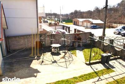 Casă cu 7 camere cu Teren 1020 Mp în Central - 2