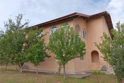 Casă cu Teren 1347 Mp în Chiperești - 1