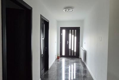 Casă cu 5 camere cu Teren 2867 Mp în Păunești - 13