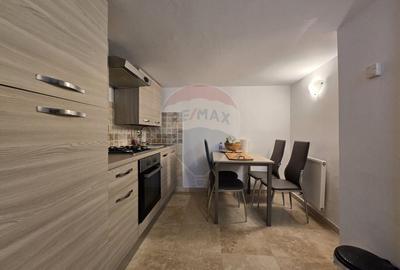 Vila unica in inima Bustenilor, vedere directa spre Caraiman Vila unica in inima Bustenilor, vedere directa spre Caraiman - 2