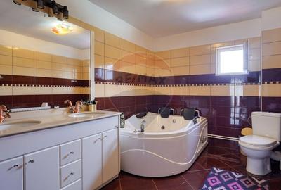 Vila cu potential in Zarnesti - 10 camere, curte mare - 39