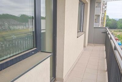 Apartament cu 2 camere decomandat în Tractorul - 3